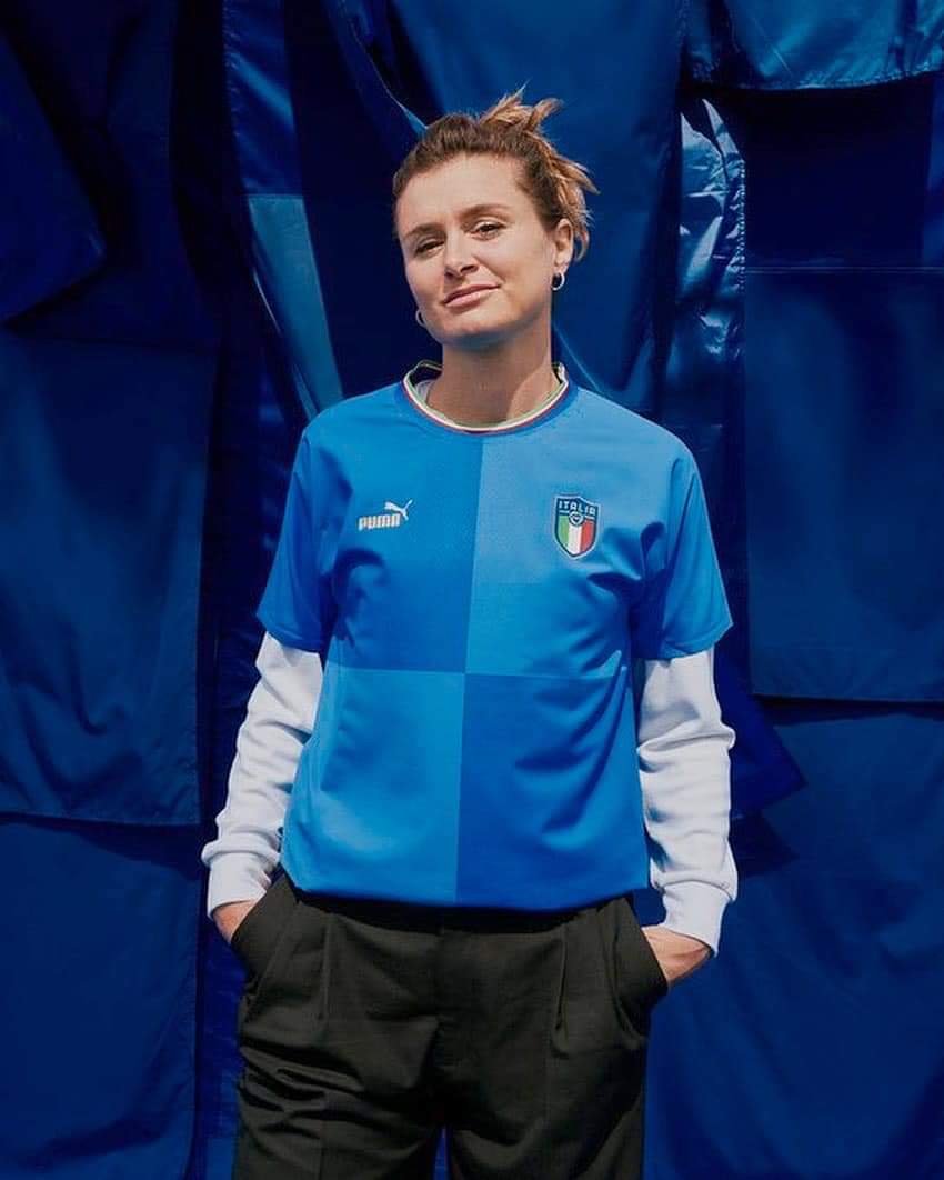boladeiros's tweet photo. Nova camisa da Itália!🇮🇹
O que você achou?
Olha…

É a última temporada da seleção italiana com a Puma.
A Adidas assumirá o uniforme da Azurra.
#italia https://t.co/WYd6WmKRbK