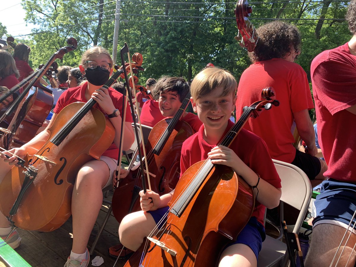 cardinalstrings's tweet image. What a way to kick off summer! Happy Memorial Day from our orchestra to you! #itsworthit #fiddlesonfire