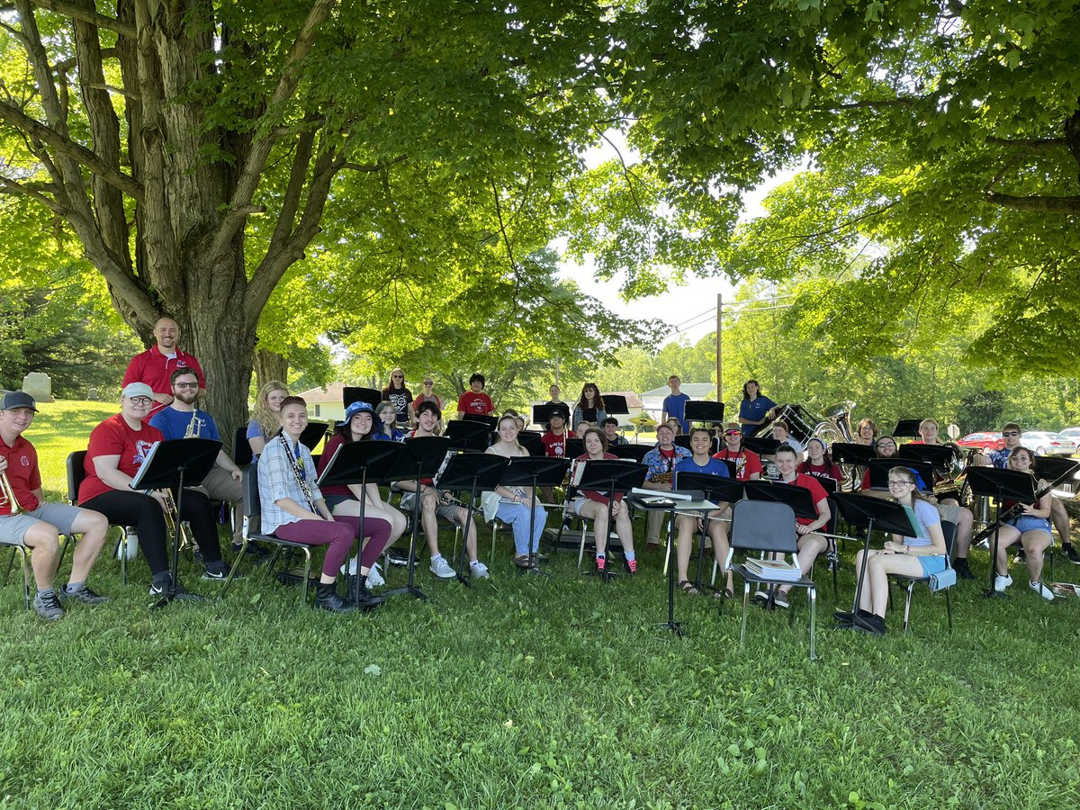 The LVHS Concert Band had a great morning helping pay tribute to those who gave the ultimate sacrifice for our country.

#LVBands #EyesWithPride