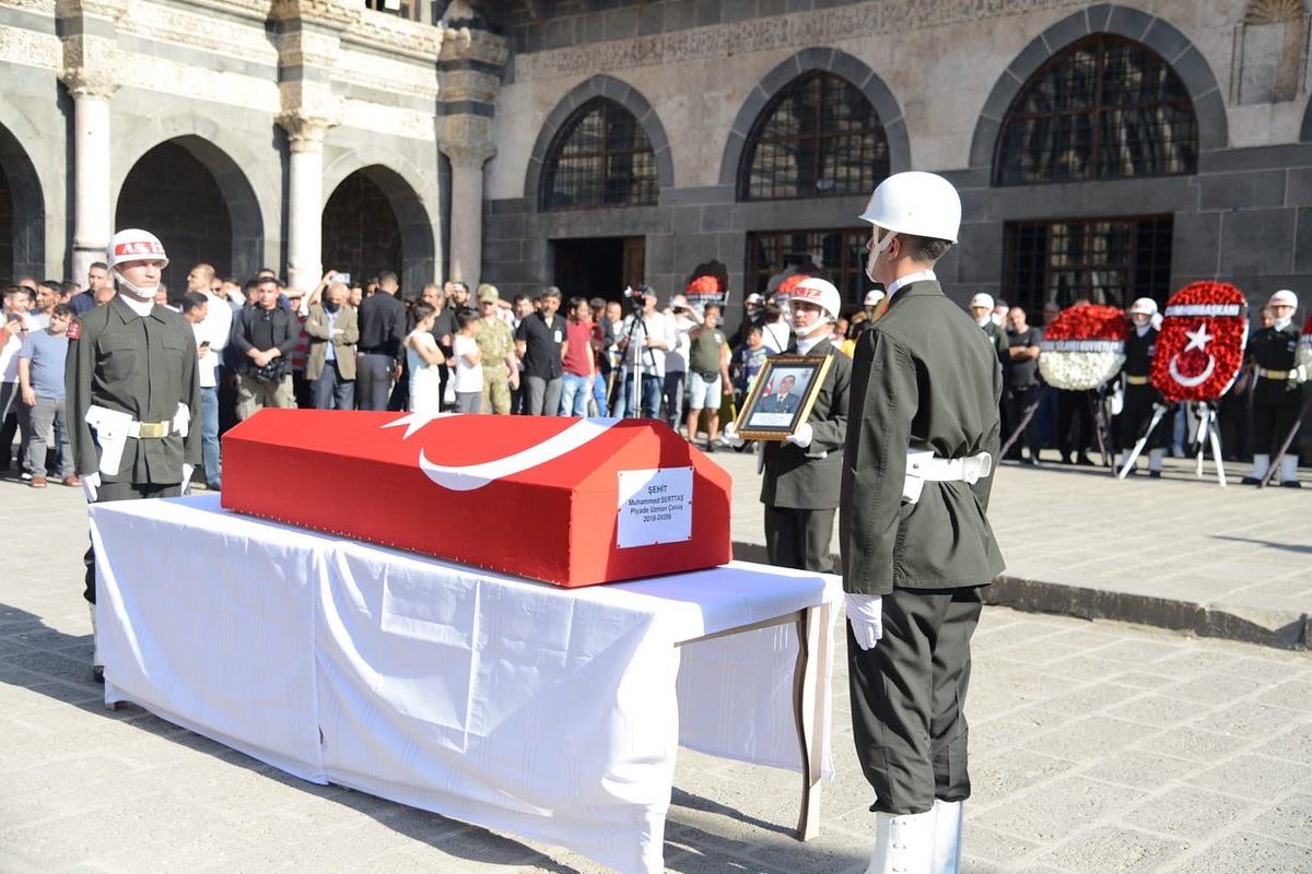 abdullahciftci7's tweet photo. Pençe Kilit Harekatı kapsamında 27 Mayıs 2022 tarihinde Bölücü Terör Örgütü mensupları ile girdiği çatışmada yaralanan sevk edildiği hastanede Şehit Olan Kahraman Askerimiz Hemşehrimiz Piyade Uzman Çavuş Muhammed SERTTAŞ için düzenlenen cenaze namazına ve defin törenine katıldık. https://t.co/4CeWInRz0S