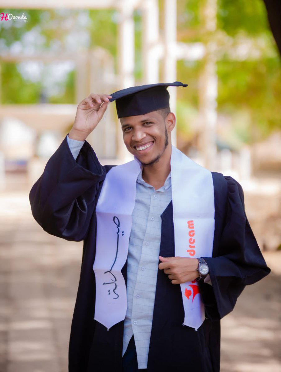 mstfyth86685510's tweet photo. Graduate🥰🥰🥰 https://t.co/XocpM8AxAz