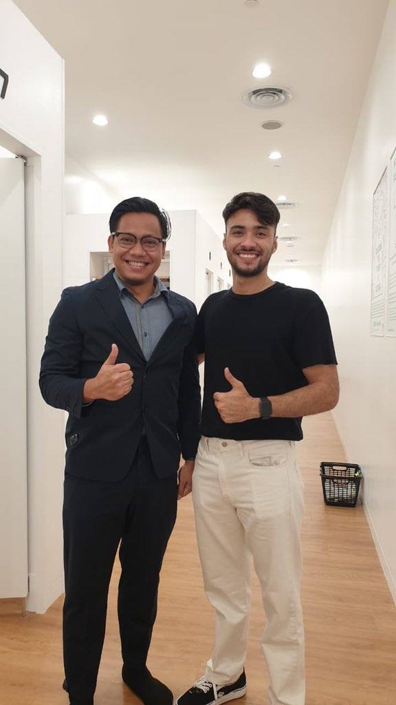 Mas, bos aku udah foto sama kamu. Terus foto sama aku nya kapan? :( <a href="/refalhady/">Refalhady</a> 😥😭