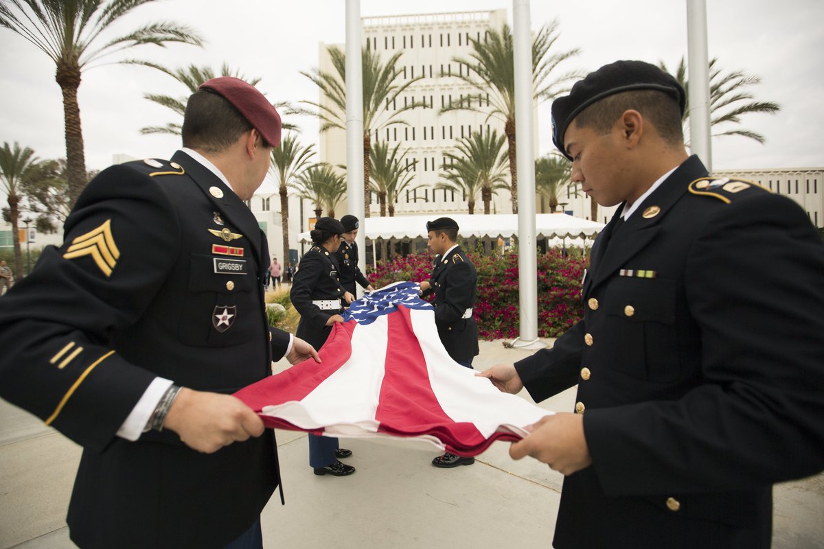 calstate's tweet image. Today we honor and remember those who have lost their lives in service of our country. Thank you to all who courageously serve or have served our nation. #MemorialDay