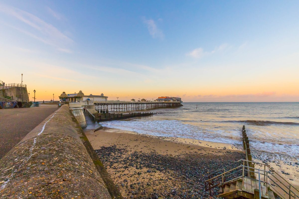 ✨ Cabbell Towers ✨ This charming 2-bedroom Victorian apartment is located in the heart of Cromer! You'll be just minutes away from the sea front, and by a few minutes, we mean just 3!😍 Head over to our website and take a look at the beautiful property!🌟