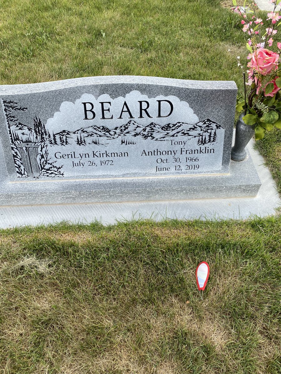BarryBeard50's tweet photo. Happy Memorial Day. My dad was a Veteran of the US Air Force in the 50’s. I come from a family of military vets past and present. And a handful of friends that served as well. Thank you to all that served, and serve today https://t.co/z8DDrxE1J5