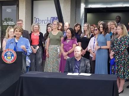 psghelps's tweet photo. #SB183 has been signed into law, securing $48mil for victim services!
Thanks to sponsors @FaithWinterCO, @SenBobGardner, @mjweissman, @MonicaDuran24, and @GovofCO, as well as @CCASAColorado, @ViolenceFreeCO, @ccjrc1, and @COVA_Denver for the advocacy efforts. https://t.co/7Othi6ty36
