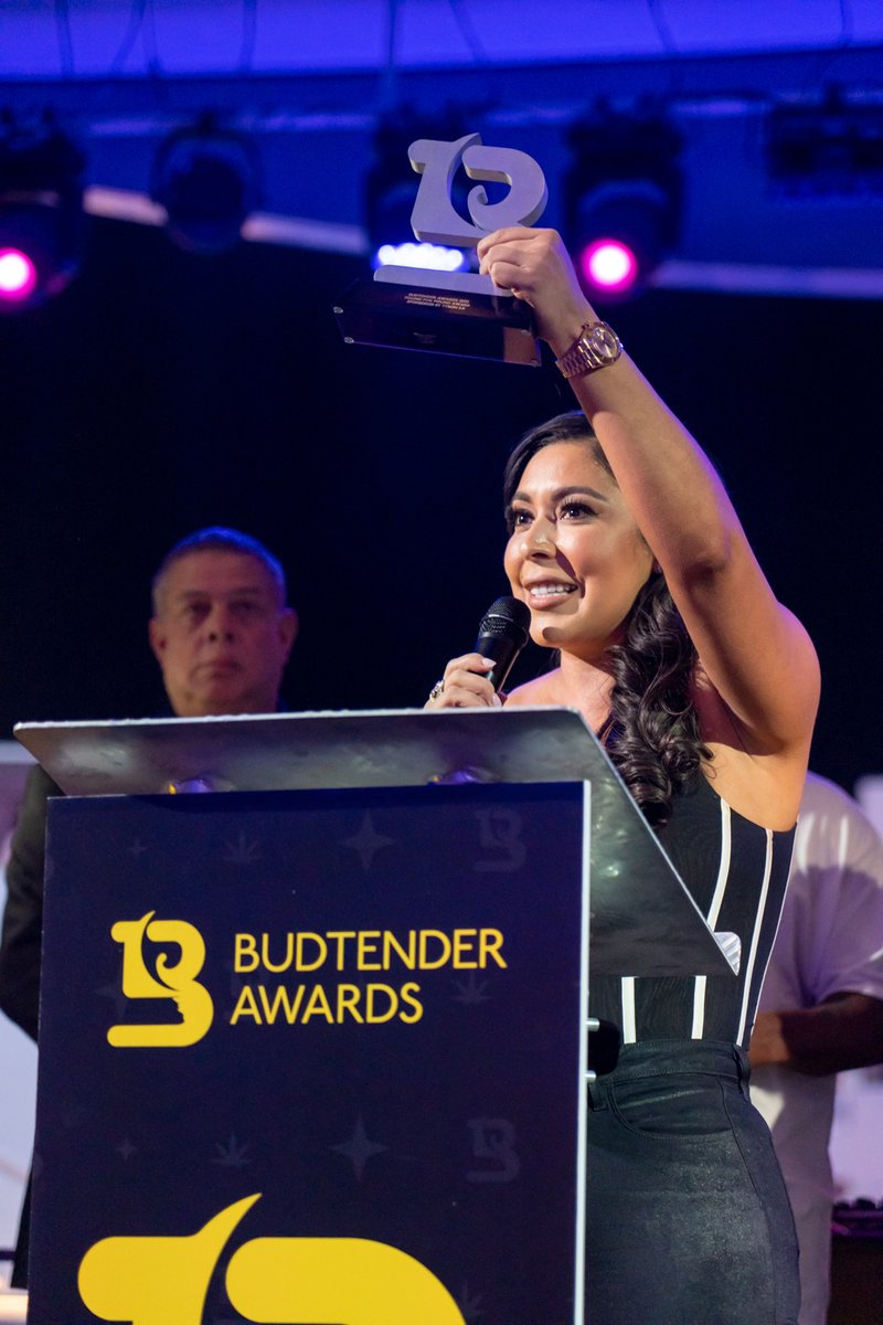 Congratulations to <a href="/hollyweedqueen1/">Priscilla Vilchis</a> for winning the first Pound 4 Pound award sponsored by <a href="/itstyson20/">TYSON 2.0</a> and presented by @miketyson! #BudtenderAwards #G4Live