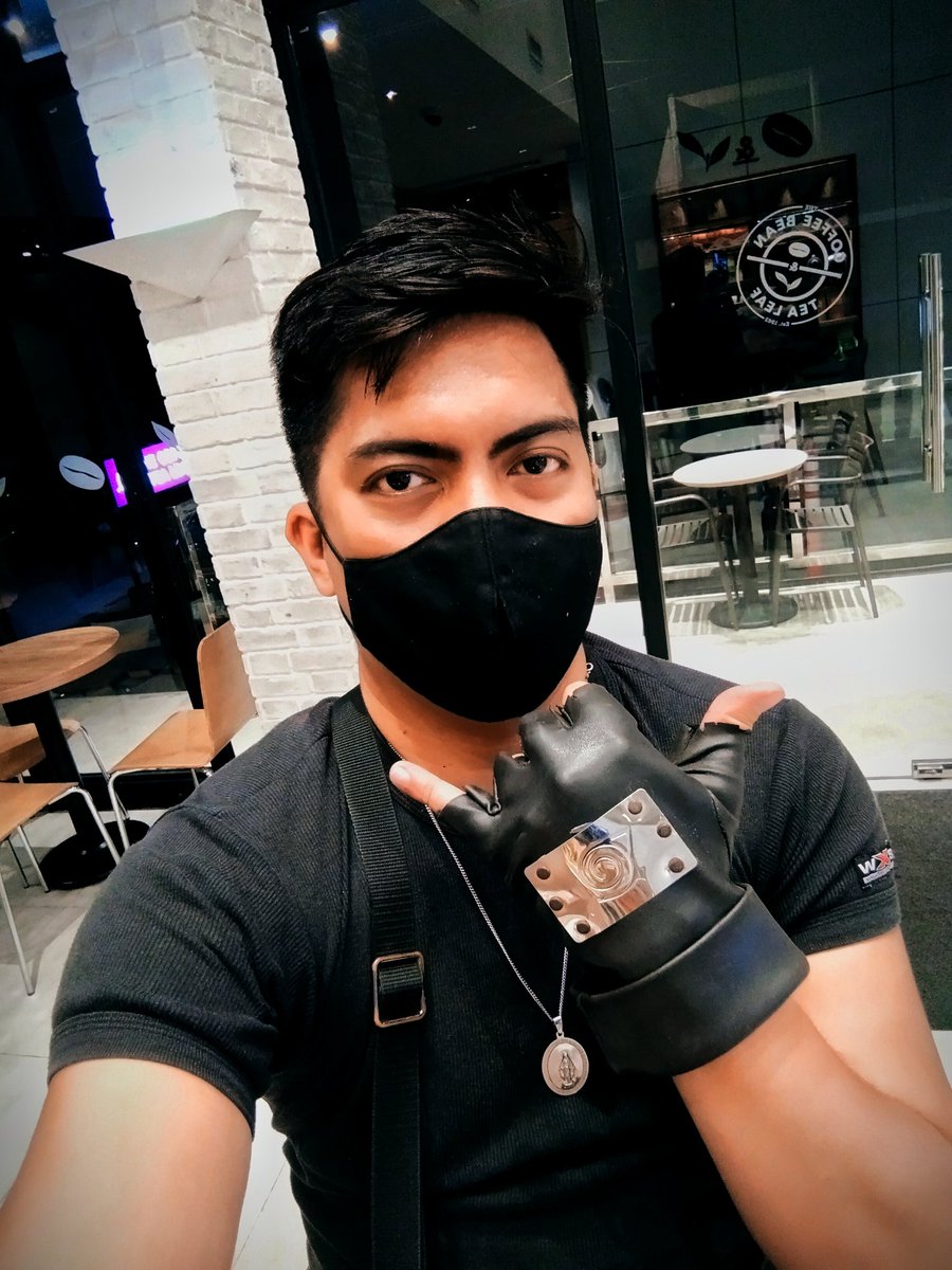 mcneilamandy's tweet image. Paalis na. So ganito nalang ang hand gesture ko ano? #KonohaGloves #HiddenLeaf