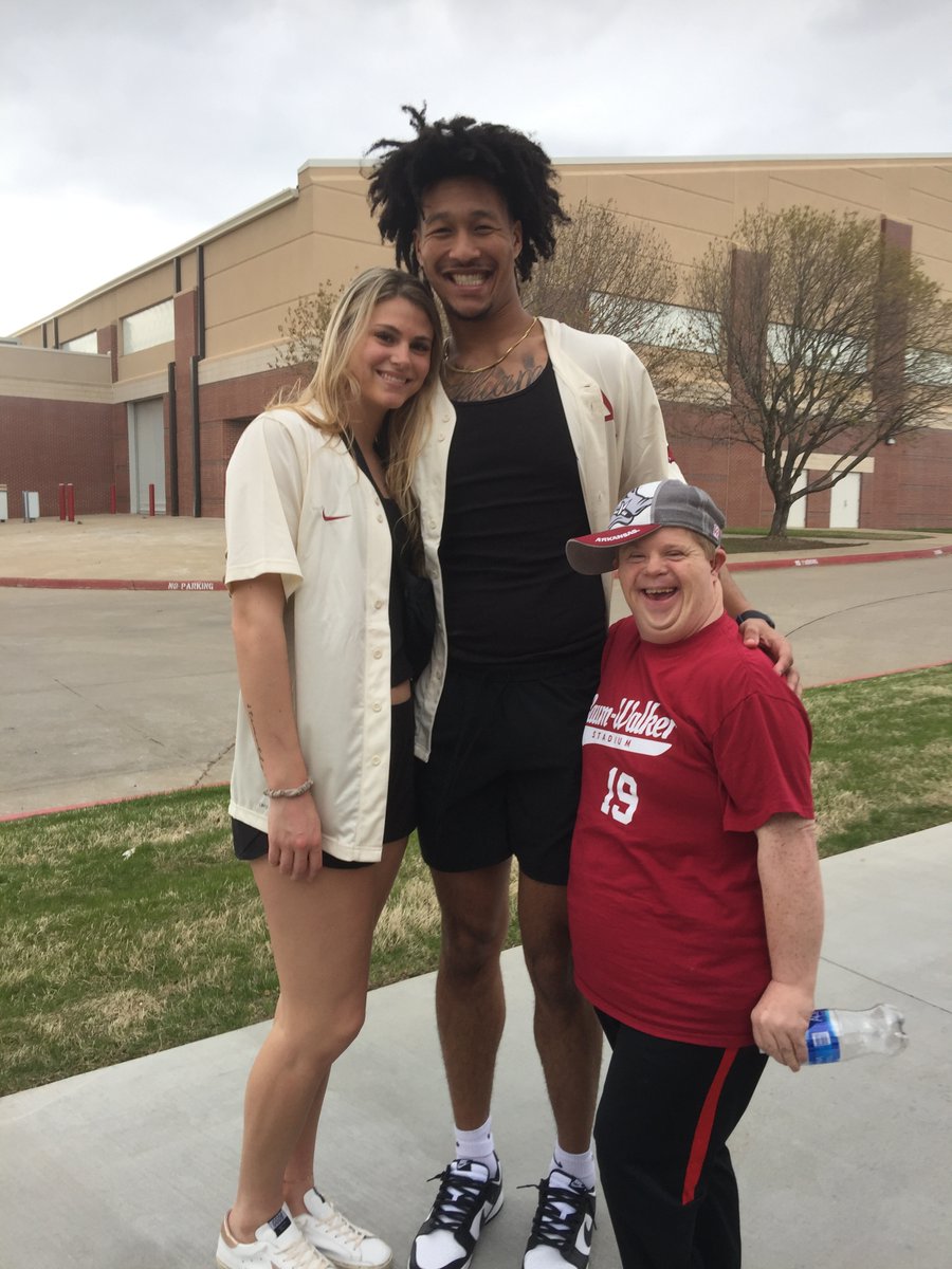 CanaanSandy's tweet photo. AH MAN JAYLIN😳🙁😩! UR GONNA B GREAT 🥇! @RazorbackMBB GONNA B AWESOME 🏆! STILL GONNA MISS U SO MUCH 😭! ❤️❤️4EVER !  @Jay_MWilliams_  @NBA 🥹 https://t.co/TIKPiz8zcN