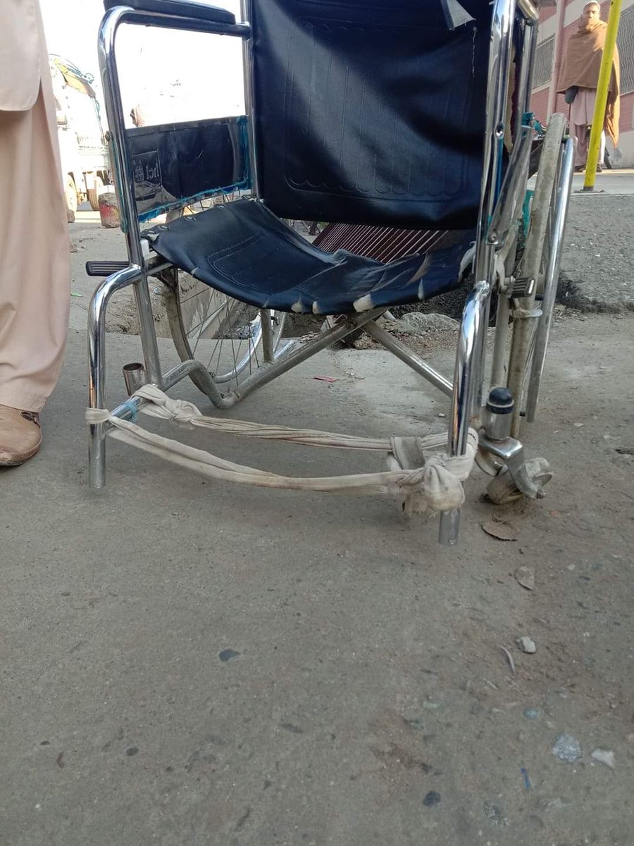 KhanBadshahDir's tweet photo. اگر کس نے دیر میں ترقی دیکھنی ہے تو تیمرگرہ ہسپتال کا وزٹ کرے شکریہ
#SaveHealthInDir https://t.co/0ujqWsJYo3