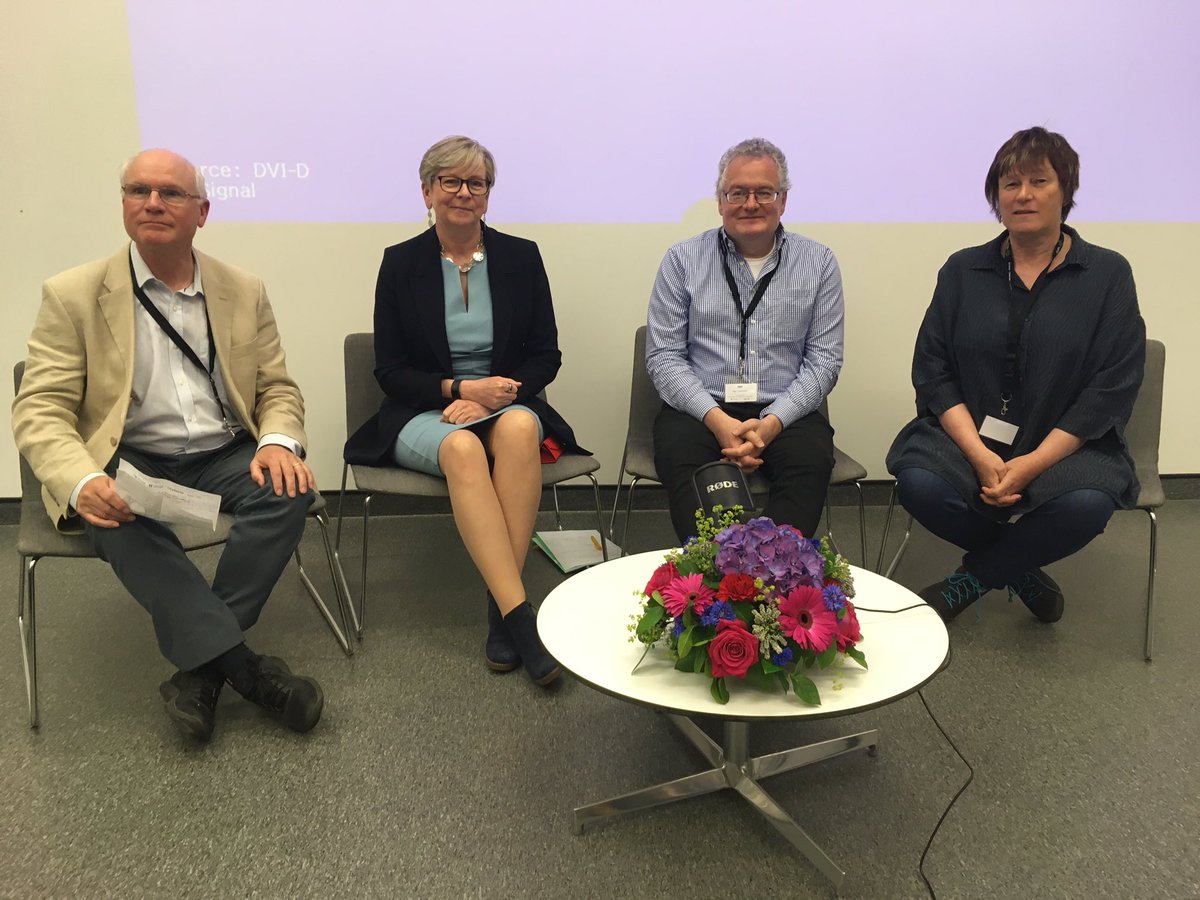 Session 3 of @embl in the UK is an interactive discussion featuring Sir Mike Ferguson, Sharon Peacock @CovidGenomicsUK, Dan Crowther @exscientiaAI & Doreen Cantrell @dundeeuni. https://t.co/yR0CbXanZQ