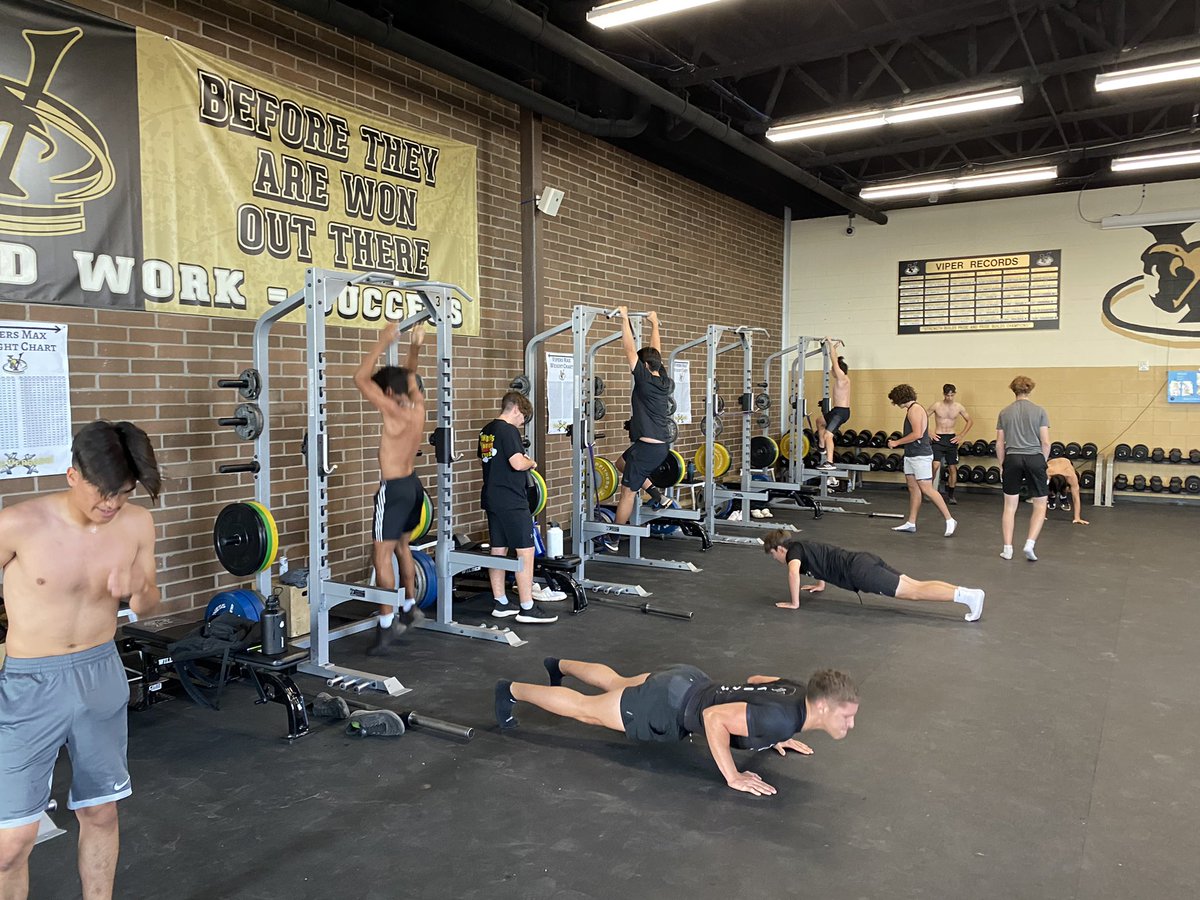 Murph Workout for Memorial Day!
Thank you to <a href="/USNavy/">U.S. Navy</a> and <a href="/USCG/">U.S. Coast Guard</a> for coming out for support! To all those who have lost loved ones, this was for you. 100 Pull-ups, 200 push-ups, 300 Squats, 2 miles ran