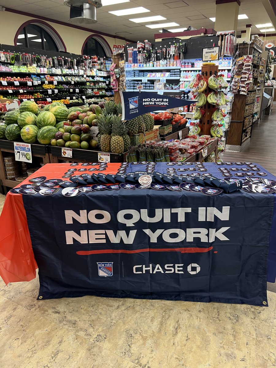 NYRangers's tweet photo. For nearly 50 years, DeCicco Family Markets have partnered with + supported local schools, and during the pandemic, they supplied police + ambulances with food, disposable gloves + masks when it was hard to find them. #NoQuitInNY 

Visit them: https://t.co/A0JyA6LYfo https://t.co/fbLytdV02q