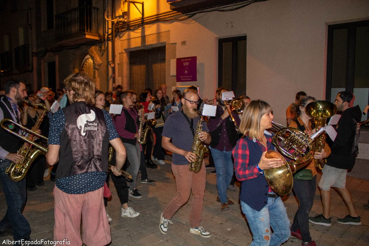 Del correxarrups a Sant Esteve de Palautordera! 🍻

On ens veiem? 

📆4/06 Correbars Propseritat 9Barris
📆18/06 Birrassar
📆2/07 La Crida de Vic

#selia #partyhard #bandapatilla #tour #fmr #concert #xaranga #charanga #cultura #música #culturasegura #festa #festamajor #cercavila