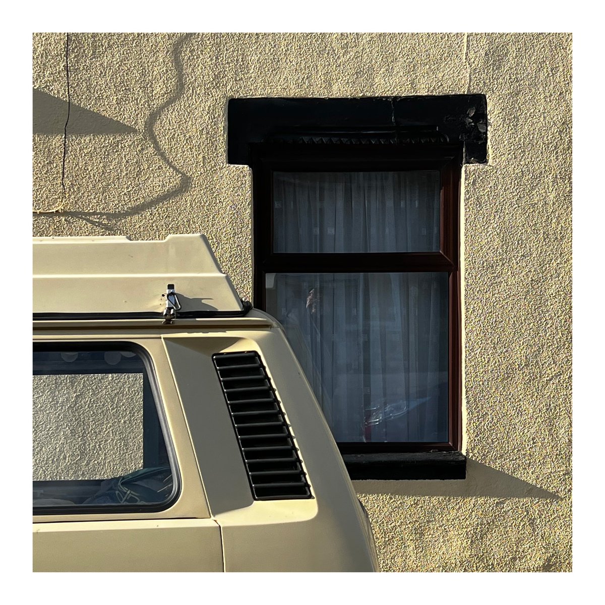 fivearchitects's tweet image. Cars that match houses, an occasional series #campervan #streetlife #VW #shotoniphone