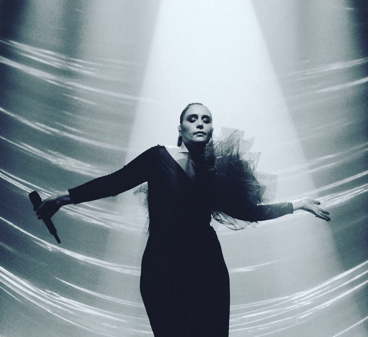 Epic weekend on the <a href="/JessieWare/">Jessie Ware</a>  tour at Brixton Academy 🎤🎶
Icon <a href="/kylieminogue/">Kylie Minogue</a>  made a surprise appearance 🙌🏻

Creative direction &amp; choreography by @icouldneverbeadancer 🕺🏻💃🏻🕺🏻