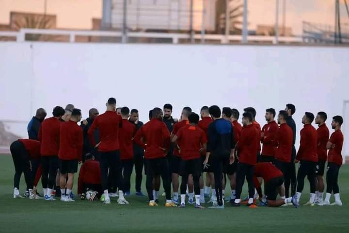 ENGAHMED125's tweet photo. بصوا يارجالة وبنقولكم اهو قبل المباراة مفيش اهلاوي فينا مش فخور بيكم انتوا تعرضتوا لظروف مفيش فريق في القارة تعرضلها قبل كدة احنا فخورين بيكم وواثقين فيكم لابعد الحدود وهندعمكم بغض النظر تمامًا عن نتيجة المباراة..ربنا معاكم 🦅
#افرقيا_يا_اهلي🦅💪 https://t.co/eU0iyb2u7q