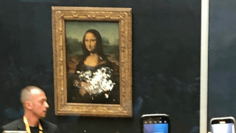 🔴 Un militant écolo déguisé en grand-mère a entarté ce dimanche la #Joconde pour « la Terre ». Une action sans rapport avec l'écologie qui pourrait sembler absurde, mais qui permet de faire parler de la cause
lincorrect.org/la-joconde-ent…