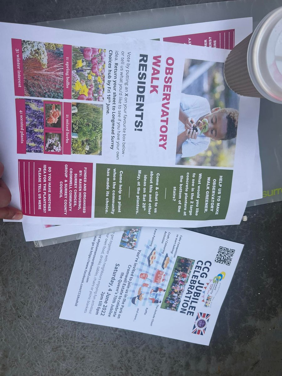 Eli_redhill's tweet photo. Sat afternoon, I was with #CromwellCommunityGroup talking to residents #ObservatoryWalk about what they would like to see planted in the two large planters & done to the grass area; still time to have your say by 10 June; take back your flyer @SurreyChoices hub on Holland Close! https://t.co/66hSdkRtHk