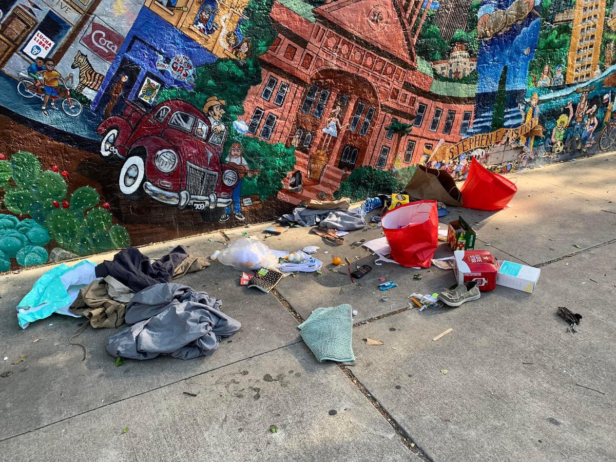 safehorns's tweet photo. .#Austin public health & safety crisis,23rd & Guadalupe aka the Artist Market #WestCampus.
Feces,needles,used condoms,woman throwing objects at ppl. @MayorAdler @kathietovo @austintexasgov @UTAustin the #HOSTteam says they won’t accept resources. PLEASE take action to help them. https://t.co/Q0FPgRzIVh