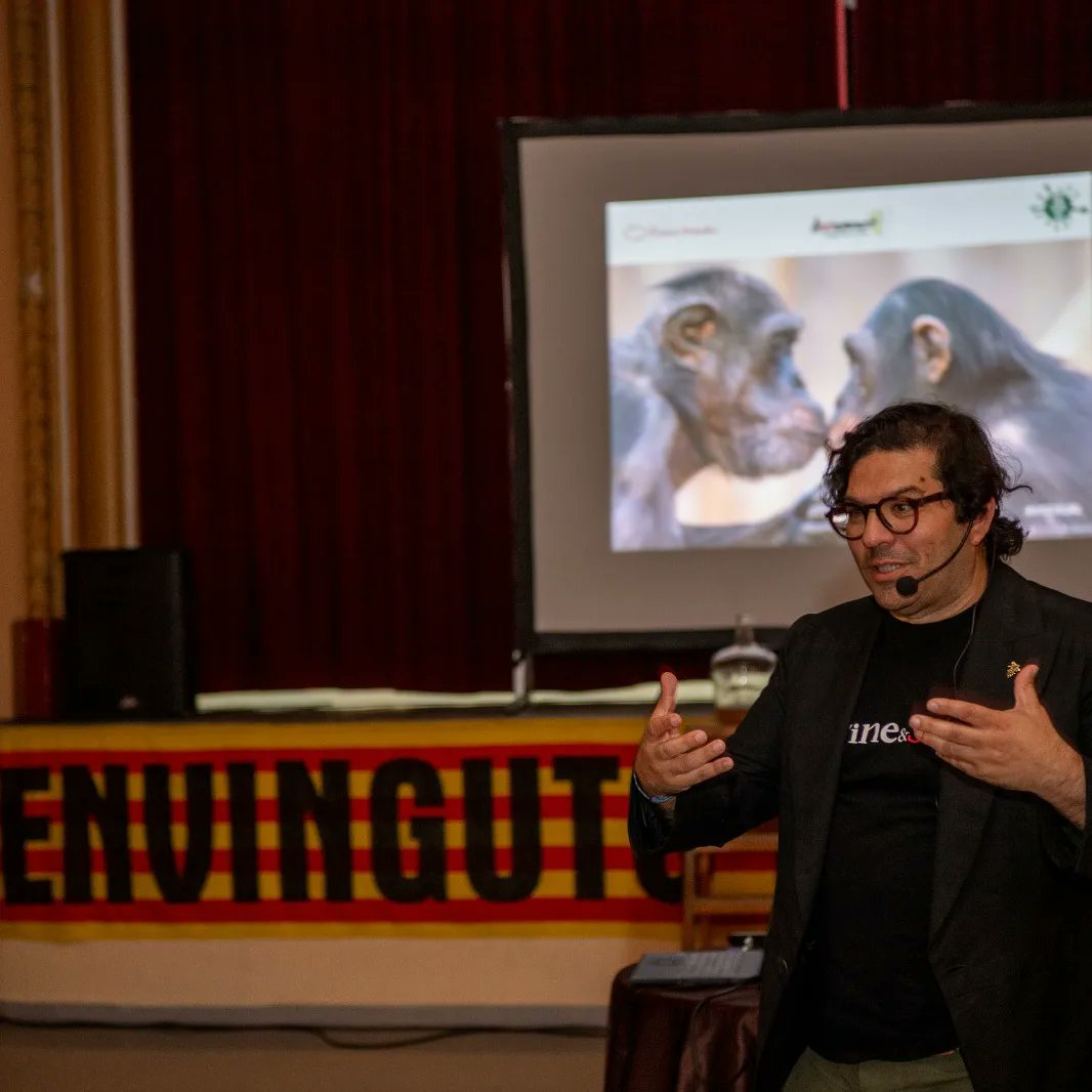 VisitaAvinyonet's tweet photo. El #Visexual va tornar aquest #Microvi2022 a #Cantallops per enamorar-nos i gaudir de la intensa relació entre la sexualitat i el vi amb @elsantofici i @futurapenedes una vetllada esplèndida i una font d'inspiració per als participants del VI Concurs de relats eròtics @dopenedes https://t.co/YptjFRhlT6