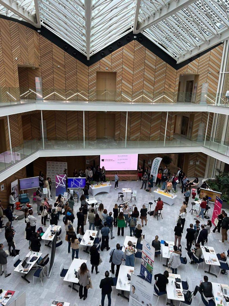 🔙 Mardi dernier, nous avons participé au Job dating organisé par nos partenaires le @credit_agri_PG et @LeconnecteurBTZ
🤝Une très belle initiative qui a permis de mettre en avant nos profils de jeunes diplômés voulant revenir au Pays Basque, merci pour cette opportunité !