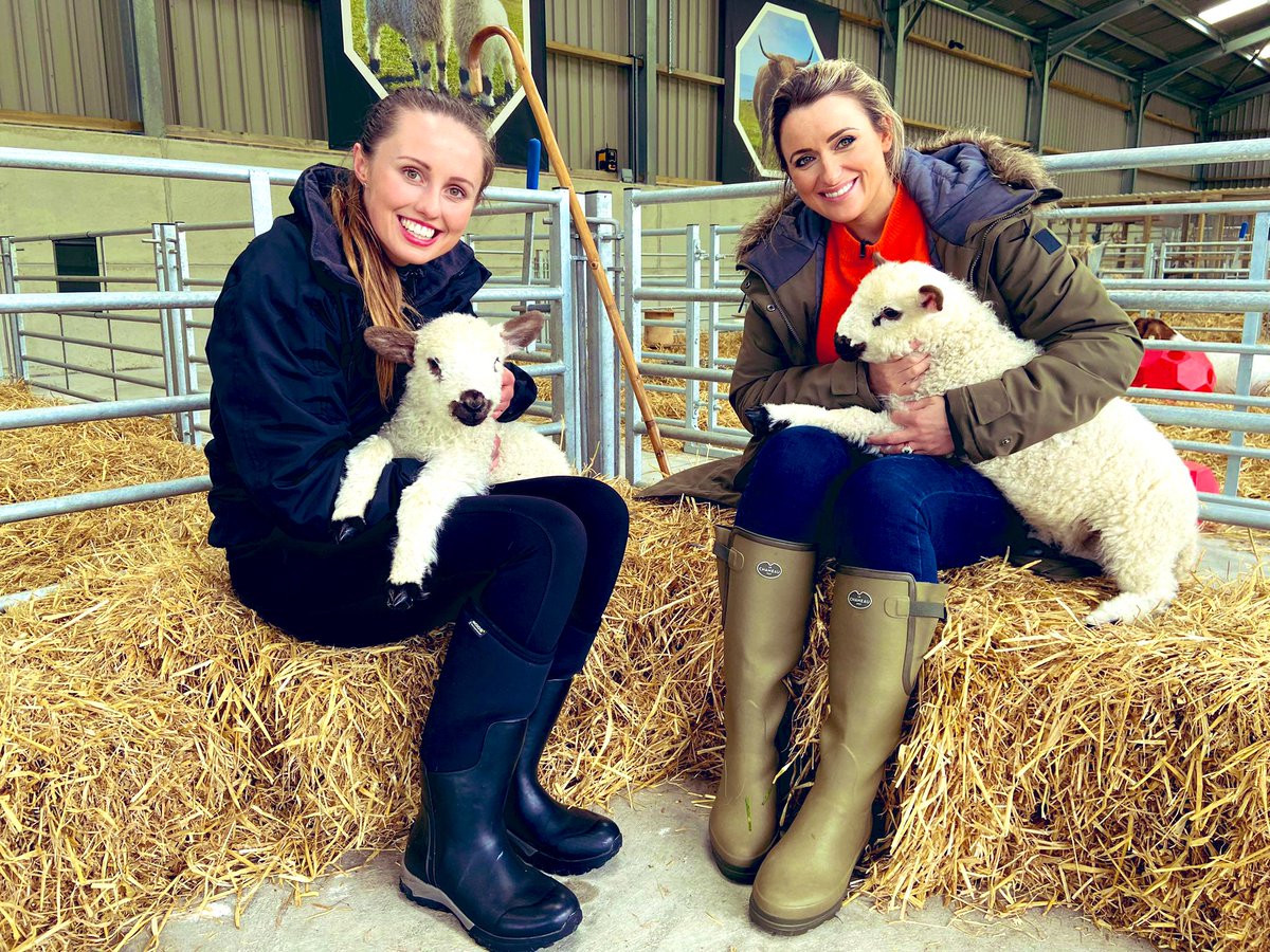 annemcalp's tweet image. Thanks for having me… @FarmStopABZ 🎥 🐖 🐐 🐑 #BBCLandward