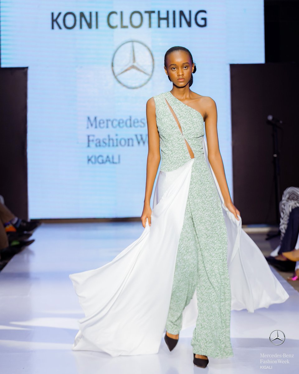 Music meets Fashion <a href="/mbfwkigali/">Mercedes-Benz Fashion Week Kigali</a>
Emerging Rwandan designers runway shows

Designer: <a href="/koniclothing/">koni</a>  
MakeUp Director: @nallahsangare 
MakeUp Artists: @trendy_shadow @thalissa_makeover 
Hairstylist: @gianiislayy 
📷: @MarlonMuhizi  <a href="/dave4tography/">Fotogarafe</a> <a href="/arseneftt/">Arsène</a>  
🎵<a href="/MikeKayihura/">Mike Kayihura</a>