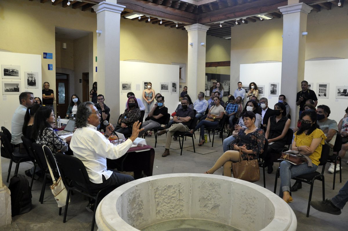 FototecaZac's tweet photo. #ConExito se llevó a cabo la presentación de la revista Cuartoscuro no. 172, correspondiente al trimestre marzo-mayo de 2022, dedicada al fotoperiodista Javier Vallejo, innovador de la fotografía de prensa en El Sol de México, durante los años 1952-1982. #Fototeca https://t.co/Nti3U5Yvup