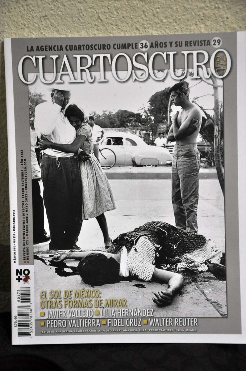 FototecaZac's tweet photo. #ConExito se llevó a cabo la presentación de la revista Cuartoscuro no. 172, correspondiente al trimestre marzo-mayo de 2022, dedicada al fotoperiodista Javier Vallejo, innovador de la fotografía de prensa en El Sol de México, durante los años 1952-1982. #Fototeca https://t.co/Nti3U5Yvup