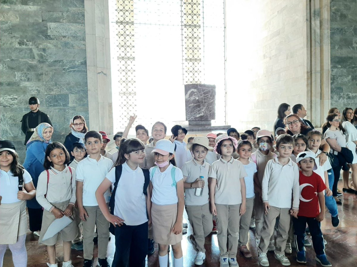 2. Sınıf öğrencilerimiz Anıtkabir ziyaretindeler.
<a href="/cankayagov/">Çankaya Kaymakamlığı</a> <a href="/cankayabelediye/">Çankaya Belediyesi</a> <a href="/MemAnkara/">Ankara İl Millî Eğitim Müdürlüğü</a> <a href="/cankayailcemem/">Çankaya İlçe Millî Eğitim Müdürlüğü</a>