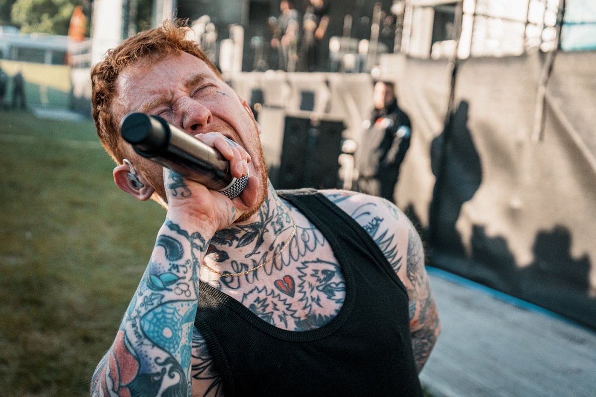 I’m not very good at posting here, but this one deserves a Twitter post @frankcarter23 at @beardedtheory this weekend 🖤 #frankcarter #festivalsarebackbaby