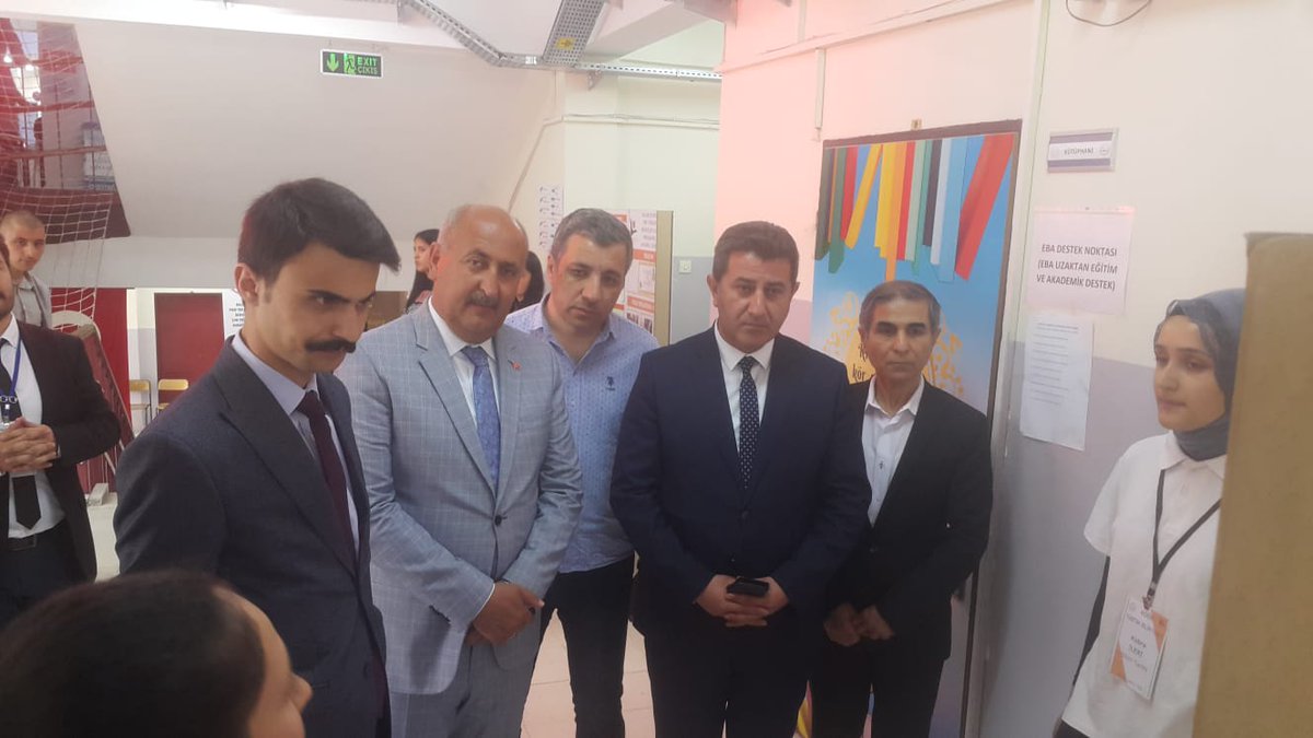 Balcpal's tweet photo. Okulumuzda TÜBİTAK-4006 Bilim Fuarı açılmıştır. https://t.co/cw3LZwB6k3