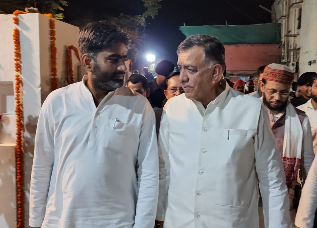 atulpradhansp's tweet photo. समाजवादी पार्टी के विधानसभा में मुख्य_सचेतक श्री मनोज पांडेय जी के आवास पर आयोजित रात्रिभोज़ में विधानसभा अध्यक्ष #श्री_सतीश_महाना_जी एव सदन के प्रमुख साथी विधायकगण मौजूद रहें ! 
@UPVidhansabha https://t.co/3fRPb7DtXq