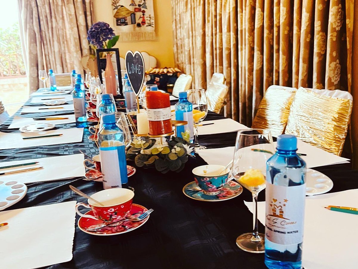 MaxSCorner01's tweet photo. The stage set for our #hightea #sipandpaint with @khahlisotravelandadventures
#lesothoevents #visitlesotho #decor #fun #memories #love #maxscorner #khahlisotravels #events #painting #settings #intimateevents #lstwitter https://t.co/WdRIr71osT