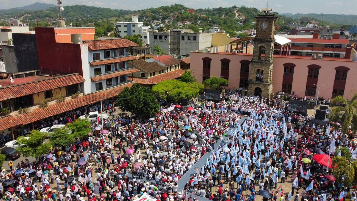 caroviggiano's tweet photo. Somos muchos los que queremos y nos merecemos un #HidALGOMUCHOMEJOR. Lo mejor está por venir en #Huejutla y en todo nuestro estado.❤️💙💛

#PalabraDeMujer #LlegóLaHora #CaroGobernadora https://t.co/a3AUYarJXO