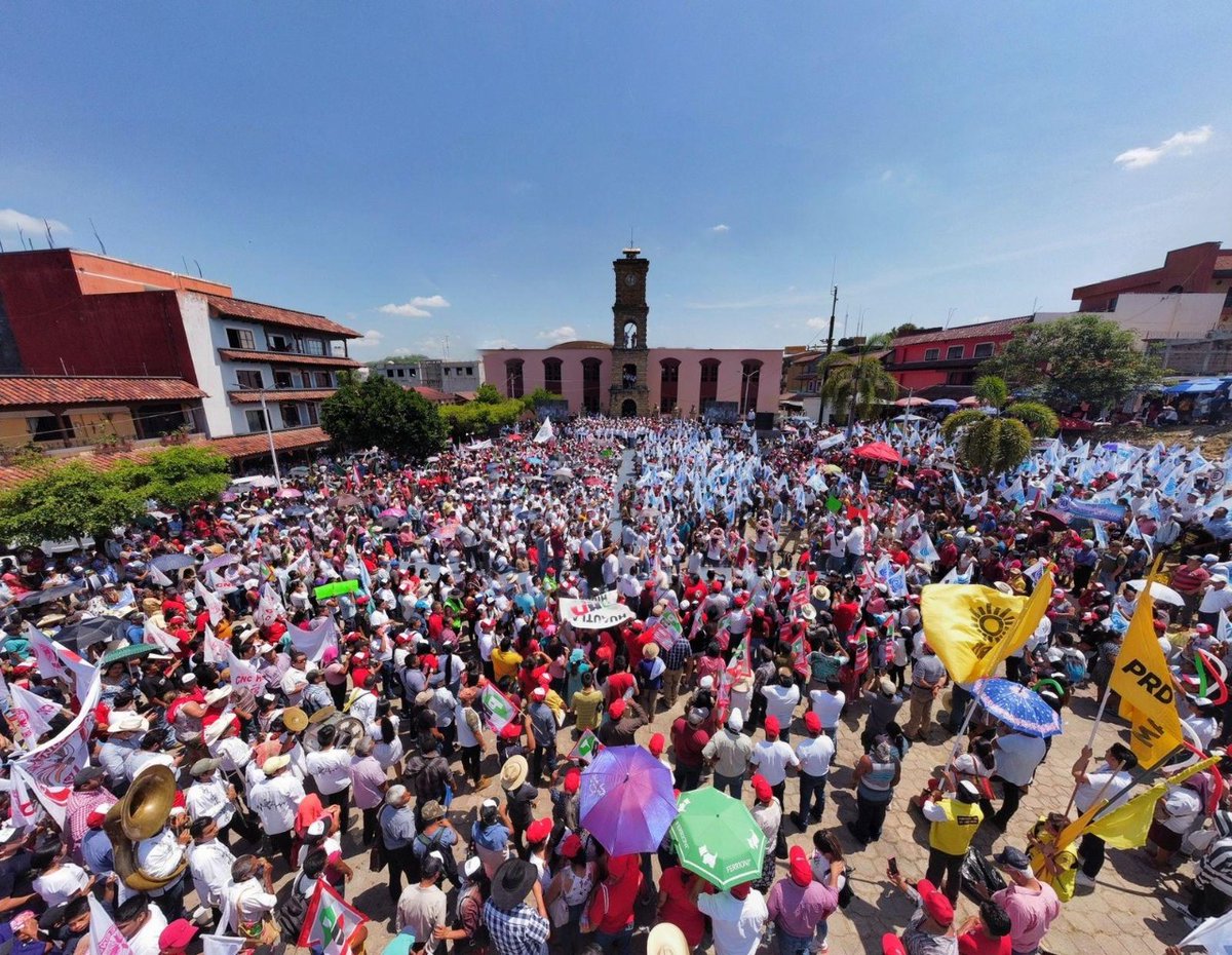 caroviggiano's tweet photo. Somos muchos los que queremos y nos merecemos un #HidALGOMUCHOMEJOR. Lo mejor está por venir en #Huejutla y en todo nuestro estado.❤️💙💛

#PalabraDeMujer #LlegóLaHora #CaroGobernadora https://t.co/a3AUYarJXO