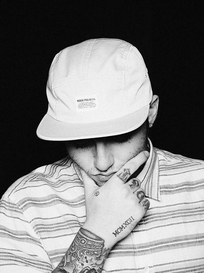 _c_l_o__'s tweet photo. On this day, 10 years ago Mac Miller is photographed in Paris, France - thread https://t.co/h70wFw4Vlz