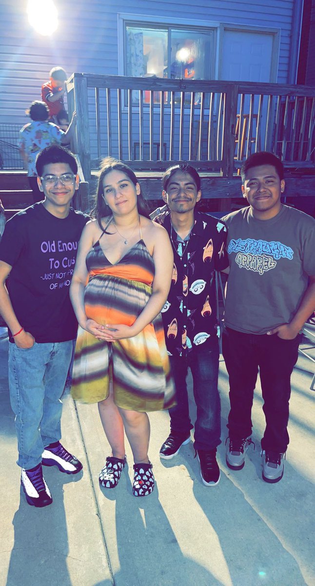 SueHappy3's tweet photo. I love how they love her.. those the kids are just as excited as me! #mysquad #retro4s #retro11 #retro13 #retrocroc Lmmfao https://t.co/1ypPUhTJbV