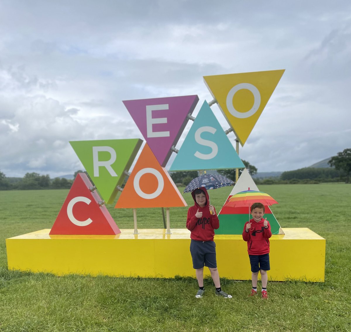 Cymraes_Lois's tweet photo. #EisteddfodYrUrdd Sir Ddinbych 2022……Glaw, Doghnuts a Waltzers yn y ffair❤️ Pabell #Gwyddonle yn wych eleni #DathluGIG #NHS Diolch @EisteddfodUrdd https://t.co/wP67rZCFn0