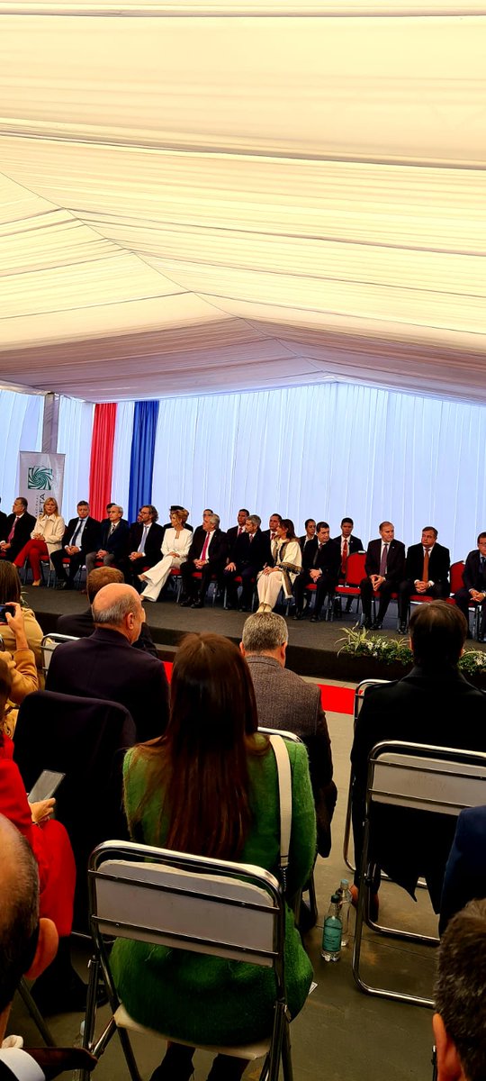 miguelarias456's tweet photo. Con la gran esperanza de desarrollo en toda nuestra región, con el intendente @AscuaTincho integramos la delegación de Corrientes que recibió al presidente @alferdez y al mandatario paraguayo, Mario Abdo Benítez, en Ayolas. Más energía e integración. #DaleCorrientes https://t.co/Rg4fr3Obdw