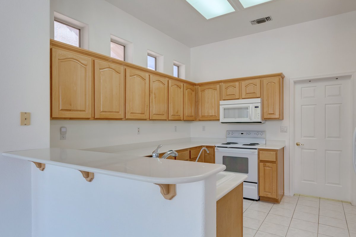 RCRdigital's tweet photo. Here are some samples from a house in Sun City Summerlin I shot on Friday. #LasVegas #realestate #realestatelasvegas #realestatephotographer https://t.co/cIGlNxu2ms