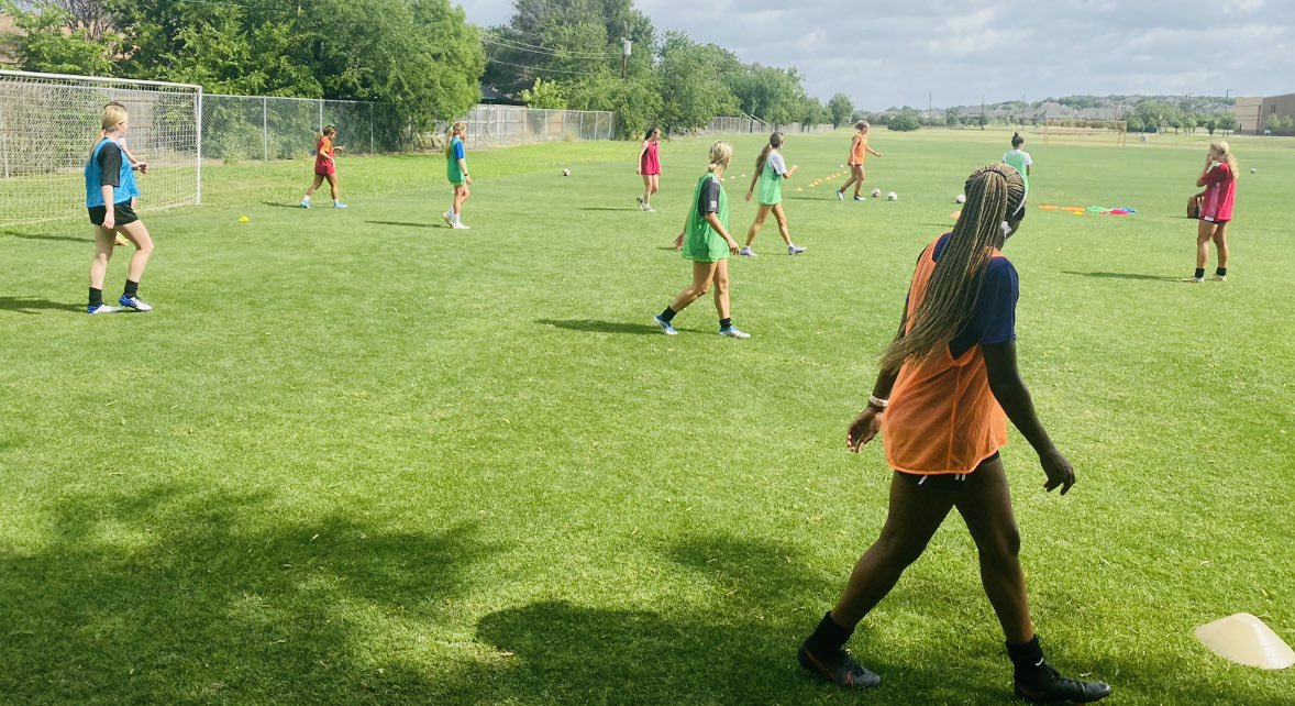 DMissimo's tweet photo. Holiday🇺🇸work✅..special upbeat  session comprised of this country’s finest👩‍🎓⚽️plus✌️very talented young guns  @Blolafoley @KennedyFuller07 #workrewards @TexasSoccer @TCUSoccer @AggieSoccer @AuburnSoccer @AlabamaSoccer @SMUSoccerW @MizzouSoccer @octagonsoccer @EddiePope23 @NTSSA https://t.co/GAutaVet0I