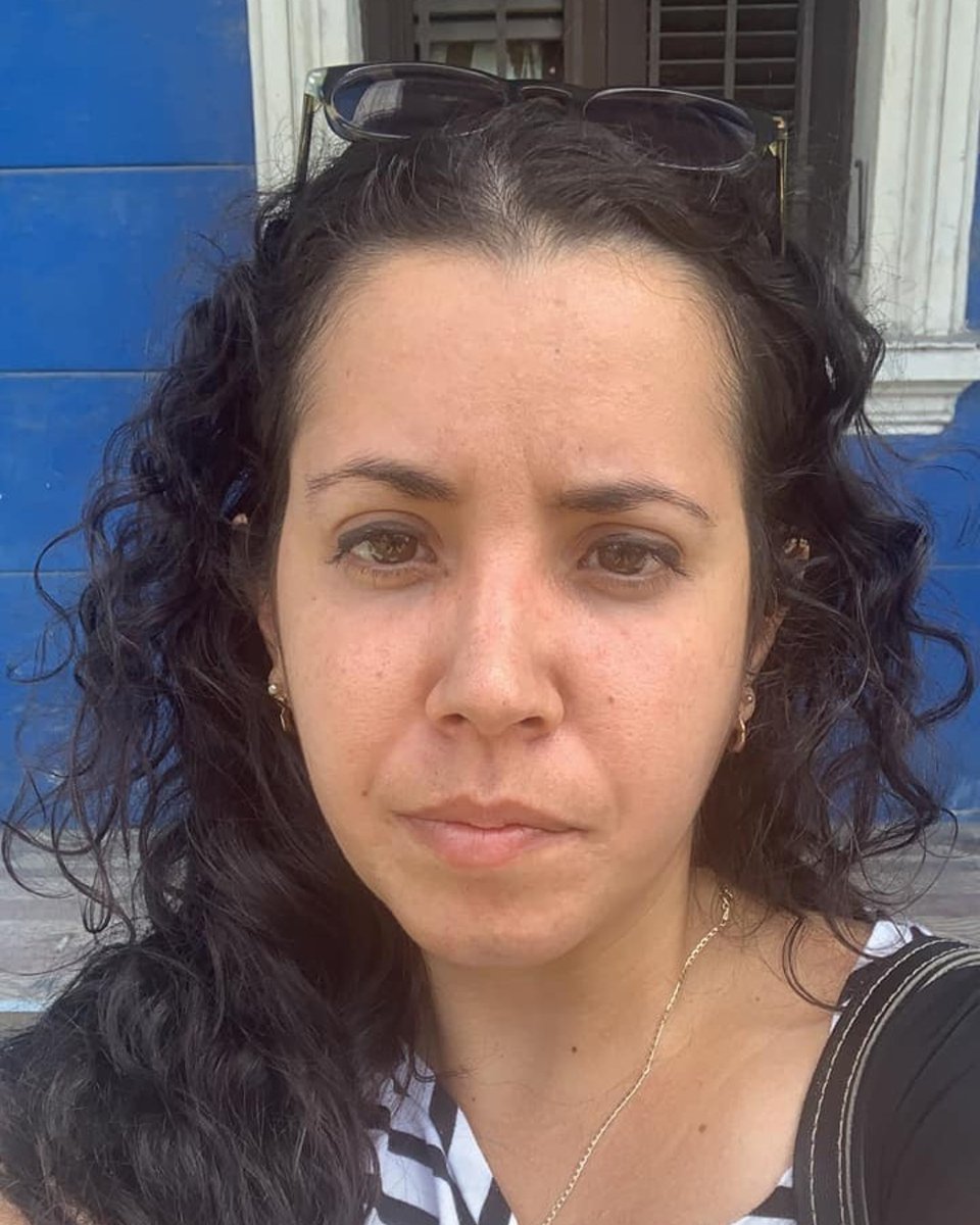 prensalibreCU's tweet image. Como advertencia para no acercarse al juicio de Luis Manuel Otero y Maykel Osorbo, @CamilaAcostaCu fue detenida afuera de su vivienda. Minutos después fue liberada con la advertencia de que "cualquier delito" agravaría su proceso penal.

#PLCL #LibertadParaLosPresosPolíticos