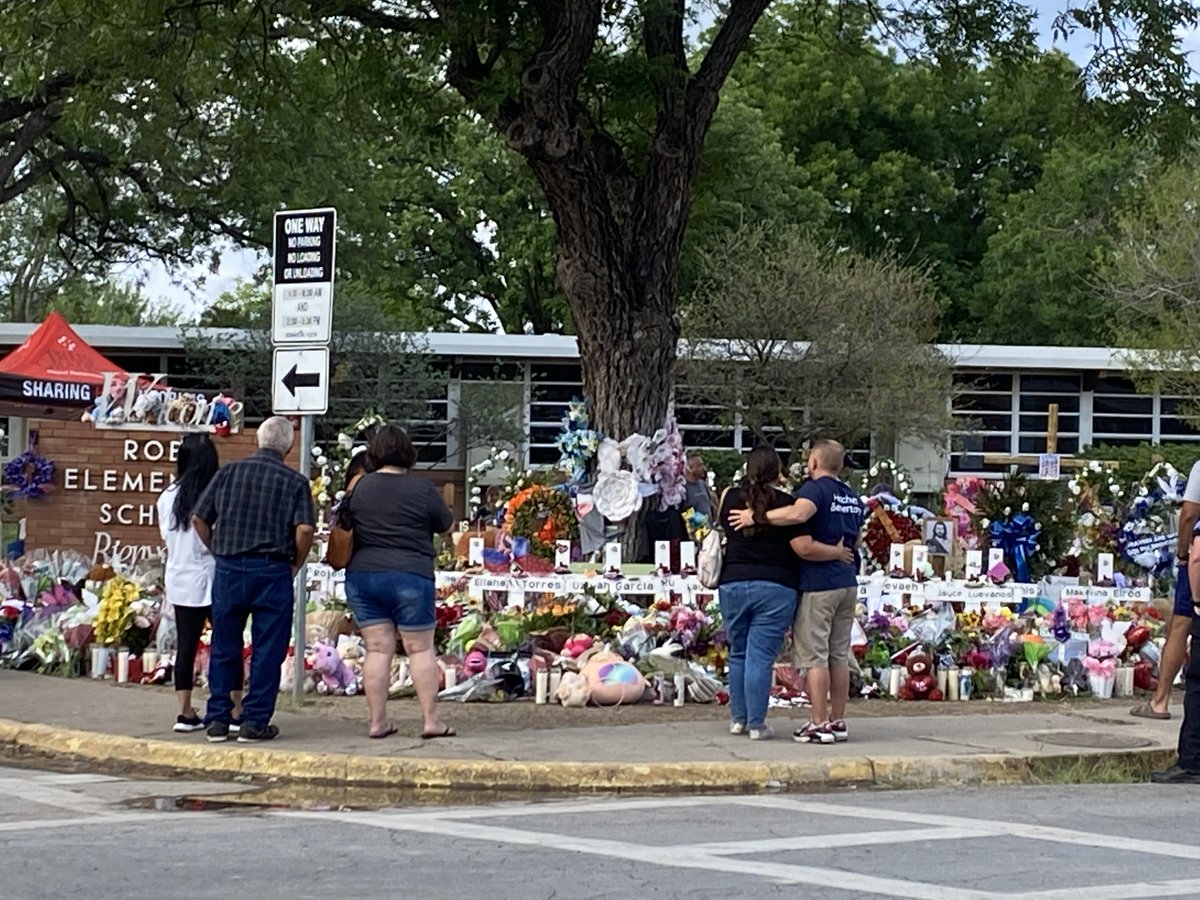 KENS5's tweet photo. PHOTOS: The memorial has grown at Robb Elementary in Uvalde 🙏 Credit: CBS News https://t.co/QiDLaWnUVU https://t.co/9W0h36EQHl