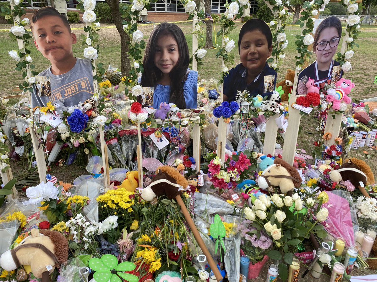KENS5's tweet photo. PHOTOS: The memorial has grown at Robb Elementary in Uvalde 🙏 Credit: CBS News https://t.co/QiDLaWnUVU https://t.co/9W0h36EQHl
