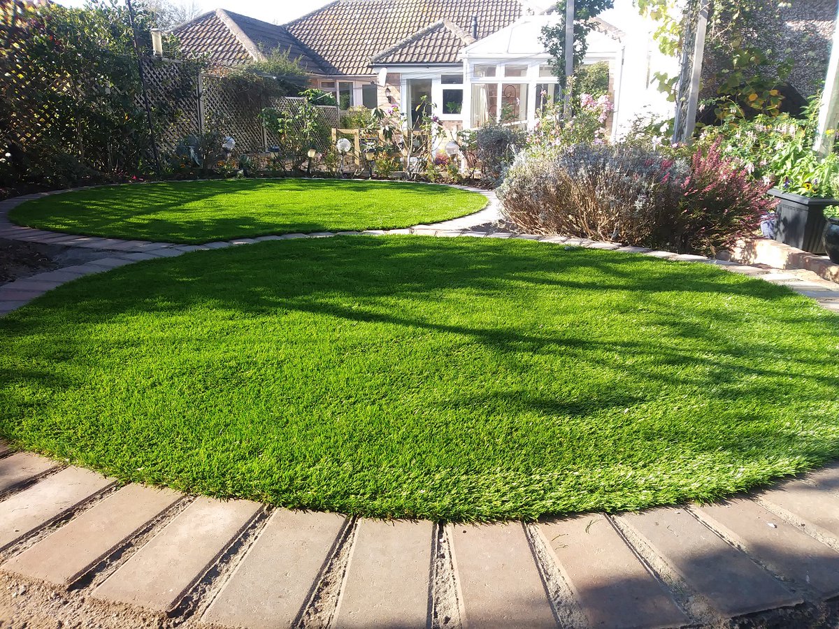 Perfectly Green Artificial Grass tweet media