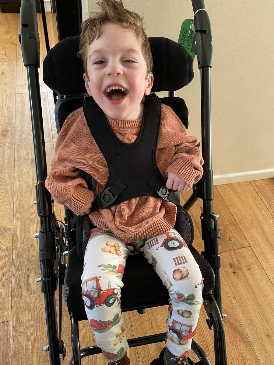 rachieuwe's tweet image. @thismorning @GMB @KensingtonRoyal @AmandaHolden @piersmorgan 

Henry Millman, age 4 who has #CerebralPalsy has been waiting for the return of his passport since March. We have book a magical trip to #Disneyland Paris and there is a chance he may not be able to go. His 2 brothers
