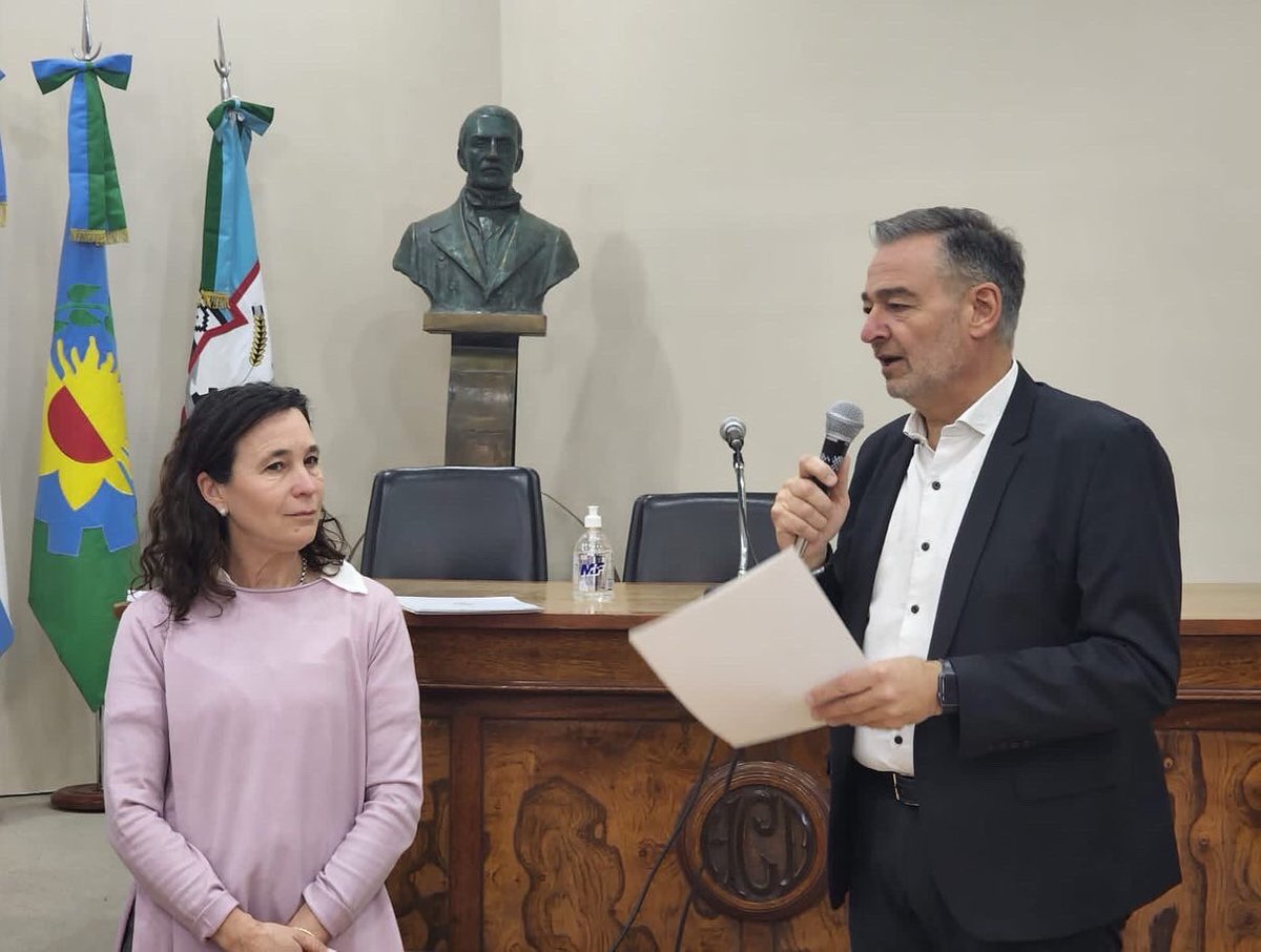 marcegd01's tweet photo. Gracias @HCD_BahiaBlanca por el reconocimiento a nuestra investigación sobre capital humano en formación de #CEEProS @UNSbahiablanca y #CIEPS @IUHIBA https://t.co/M2wURdpCB8