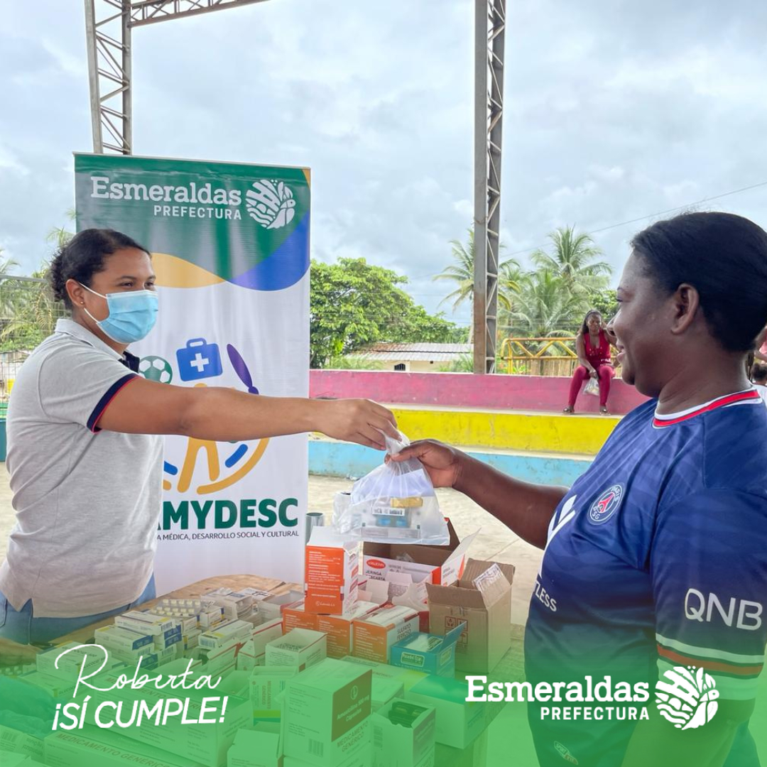 PrefecturaESM's tweet photo. #NoticiasPositivas| Somos una Prefectura solidaria.  

Continuamos trabajando en la ruta de la salud y en esta ocasión llegamos con una brigada médica de especialidades, donde se atendió a más de 300 personas la zona rural del cantón San Lorenzo. 

#TúYaLaConoces
#RobertaSíCumple https://t.co/1aY7kDGUjK